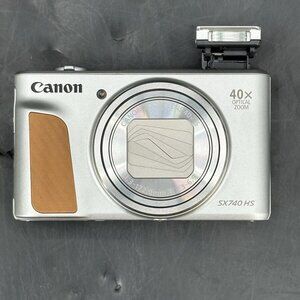 Canon PowerShot SX740 HS 20.3MP 4K Digital Camera (Check the description)🚨